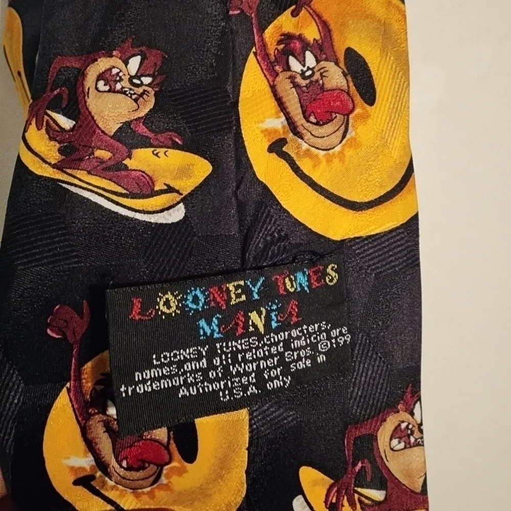 Vintage 1996 Taz Tasmanian Devil Smiley Face Looney Tunes Tie (loose thread tag)